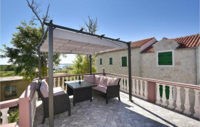 2 Bedroom Beautiful Apartment In Privlaka